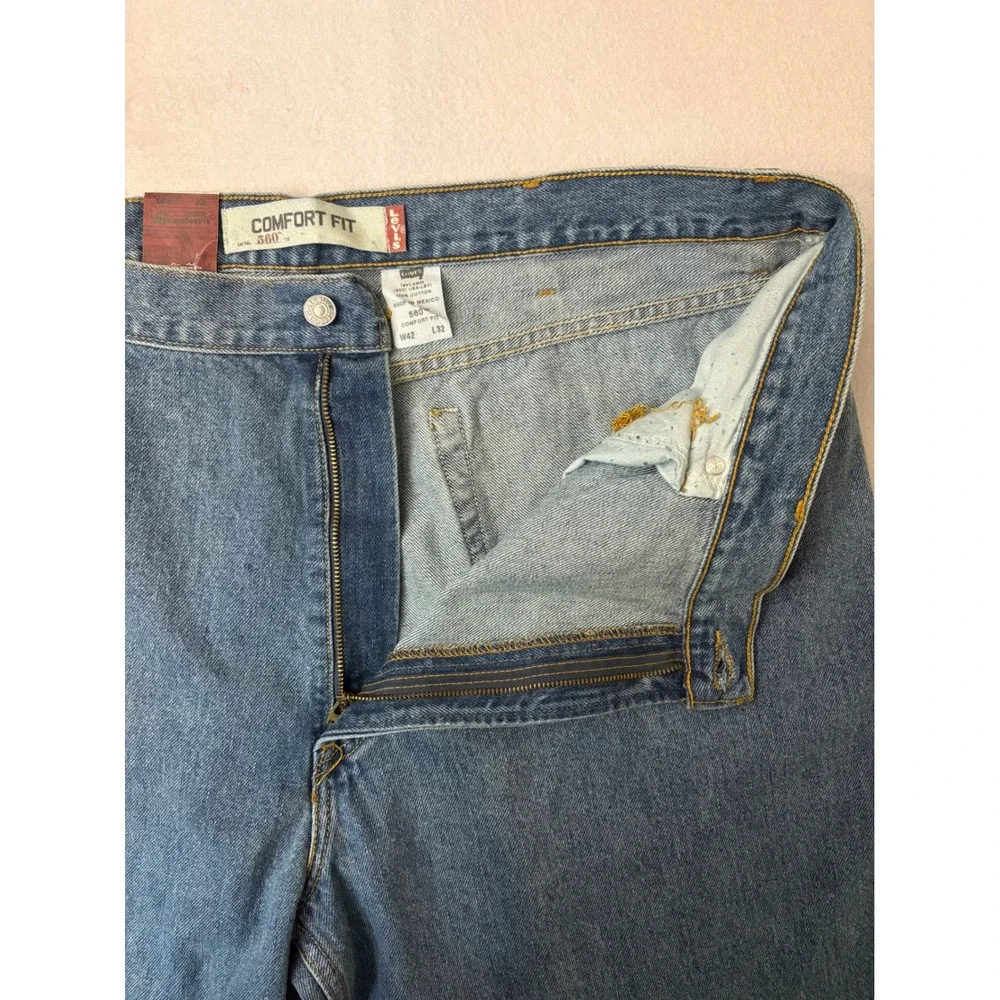 Vintage Levis 560 Comfort Fit Jeans Mens 42x32 Medium Wash Loose Tapered Denim